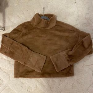Cropped faux fur sweatshirt/sweater